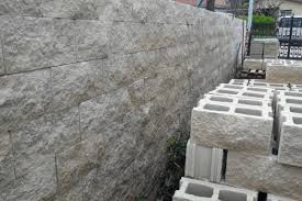 Beton duvar efekti ile duvar kaplama nasıl yapılır? Bahce Duvari Nasil Yapilir Bahce Tasarimlari