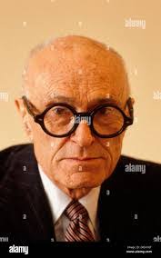 Edmund Davenport's Instagram, Twitter & Facebook