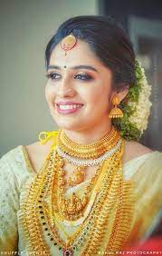 Pin By Nandhitha P On My Favorite South Indian Wedding Hairstyles Bridal Hair Buns Indian Wedding Hairstyles