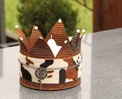 Kuh Elsa Kreative Rostkrone Mit Kuhfell Imitat Www Facebook Com Manusfaktur Deko Basteln Blechdosen Kuh Elsa