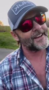 Ronald Chestnut's Instagram, Twitter & Facebook