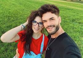 Check spelling or type a new query. Pro Tv Edward Sanda È™i Cleopatra Stratan DublÄƒ SÄƒrbÄƒtoare De PaÈ™te Vor Petrece È™i In Republica Moldova È™i In Romania