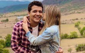 La ex novia de christian nodal, hija de un técnico campeón del futbol mexicano la ex novia de christian nodal, hija de un técnico campeón del futbol mexicano maría fernanda guzmán es hija del histórico 'travieso' guzmán. Christian Nodal Ella Es Maria Su Guapa Ex Novia