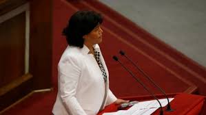 Bien, la senadora yasna provoste, presidenta del senado, senadora por atacama , y actual candidata presidencial. Q2ehllh04k0xdm