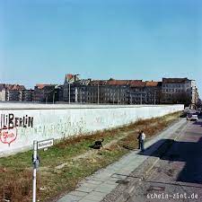ruckblende west berlin east germany berlin