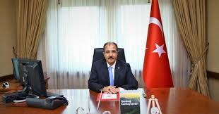 Tar və kamançanın müşayiəti ilə muğam üslubunda ifa olunur. TurkiyÉ™ SÉ™firindÉ™n Paylasim Xanin Ifasinda Susanin Daglari Video Konkret