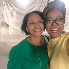 Meu conterrâneo Paulo Freire já dizia que o importante na escola não é só  estudar, é também criar laços de amizade e convivência. Os laços que  criamos entre nós professores, diretores, coordenadores