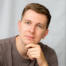 Chris Moffat (@Cm42TV)