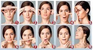 A double chin is also considered as an indication of a weak platysma muscle (neck muscle). 5 Tips To Get A Toned Jawline And Lose That Double Chin