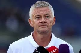 Tom Cleverley and Darren Fletcher give Sir Alex Ferguson a double boost as  Manchester United's boss continues to hunt reinforcements