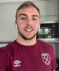 West Ham stars Mark Noble and Jarrod Bowen surprise young fan with get well  messages during battle with mystery illness