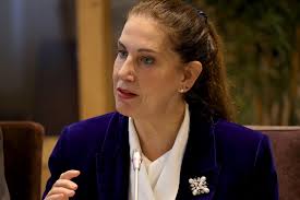 Mirela Kumbaro Furxhi het 'n nuwe...