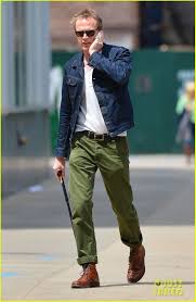 Paul Bettany Uses A Cane To Walk Around New York City Photo In 2020 Mens Casual Outfits Mens Outfits Olive Pants Men