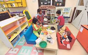 Vygotsky menganggap bahasa ialah alat penting yang menghubungkan dunia sosiobudaya dengan fungsi minda seseorang dan beliau menegaskan bahawa penguasaan. Elak Anak Dewasa Sebelum Waktu