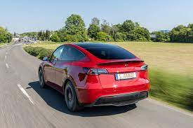The tesla model y is an electric compact crossover utility vehicle (cuv) by tesla, inc. Elektroautomobil Das Magazin Fur Elektromobilitat Fahrbericht Tesla Model Y Performance