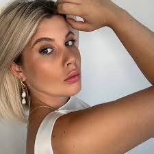 ❄️🤍 #womansuportingwoman