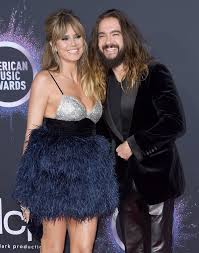 Heidi klum news, gossip, photos of heidi klum, biography, heidi klum boyfriend list 2016. Heidi Klum Licks Husband S Face While Using Creepy Filter