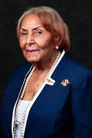 Eloise Hilliard's Instagram, Twitter & Facebook