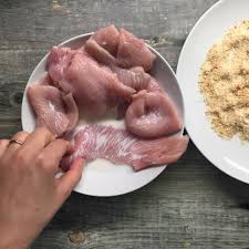 In particolare, nel far cuocere la carne in questo modo si perdono in modo evidente i valori nutrizionali della carne. Fettine Di Tacchino Impanate Al Forno La Cucina Di Eli