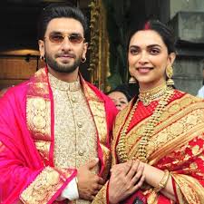 Pin By Joanie Sherwood On ɖɛɛքɨꮶǟ քǟɖʊꮶօռɛ Deepika Ranveer Deepika Padukone First Wedding Anniversary