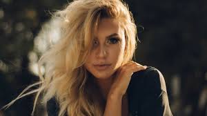 How to Wear Makeup in the Summer