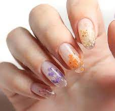 Though not the most practical nail look, dried flowers stuck to bare nails will last about a night before they start to fall apart. Pressed Flower Nails Are Officially A Thing Grazia