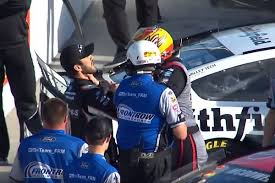Kevin harvick, who currently leads the championship standings, is the defending winner of the. Nascar Videos Und Clips Mit Highlights Und Analysen