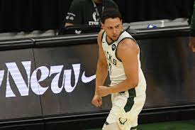 He currently plays for the san antonio spurs of the national basketball association (nba). Hgn1p0 O2zf Um