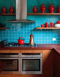 Does your red & aqua kitchen have a vintage retro vibe? 30 Modnyh Sinih Kuhon Teal Kitchen Decor Red Kitchen Decor Kitchen Decor Themes