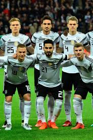 See if your friends have read any of senna gammour's books. Mesut Ozil Starportrat News Bilder Gala De