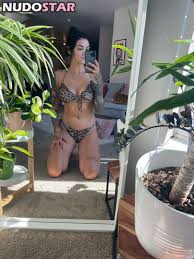 wisalallen  Lisa Wallen  help Nude Leaks OnlyFans Photo 8 - NudoStar