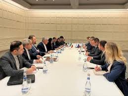 نشست مشترک وزیر راه و شهرسازی جمهوری اسلامی ایران و استاندار گیلان با معاون نخست‌وزیر روسیه
