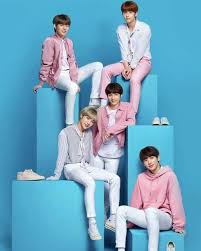 They Look So Tall And Cute Kpop Boygroup Moa Beomgyu Taehyun Soobin Yeonjun Hueningkai Choibeomgyu Kangtaehy Txt Tomorrow South Korean Boy Band