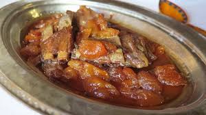 Merhaba tirit kebabı tarifi ile sizlerleyiz, tirit yöreden yöreye farklılıklar gösterse de temel olarak et tirit kebabı tarifi. Tirit Kebabi Konya Lokmahane Youtube