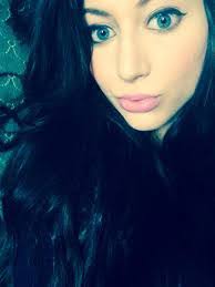 Deborah Monnot's Instagram, Twitter & Facebook