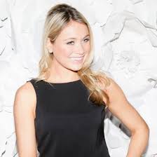 Katrina Bowden Wears David Yurman Starburst Earrings With Diamonds In Gold At The Guggenheim Museum Young Collectors Part Celebrity Sightings Women Celebrities