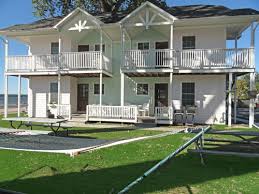 Located less than an hour from both lake ontario and the salmon river, anglers' bay represents an excellent option. Sunset Cottages On Beautiful Oneida Lake