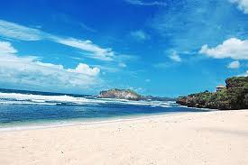 Yaa, pulau ini memang memiliki banyak sekali pantai, mulai dari pantai sejuta umat pantai kuta, hingga pantai tersembunyi seperti pantai bingin. Pantai Hamatula Beach Best Indonesia Beach For All Year Long Holiday Indonesia N Âº 19 De 31 Estalagens Pousadas Em Pantai Cenang Joaomiguelcaldeir