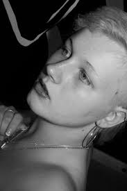 Don`t look away Foto & Bild