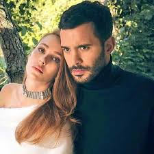 For this work, she has been nominated and has received multiple awards in. Kiralik Ask Elcin Sangu Ve Baris Arduc Home Facebook