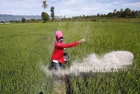 Masih ramai yang tidak begitu mengenali sistem teknologi pertanian fertigasi yang digunakan secara meluas oleh petani moden pada masa kini bagi menghasilkan. Pendiri Tani Hub Petani Di Indonesia Hadapi Banyak Masalah Republika Online