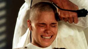 Foto: Bárbara Domingos tem relação com a cena em que Carolina Dieckmann  raspa o cabelo na novela 'Laços de Família'