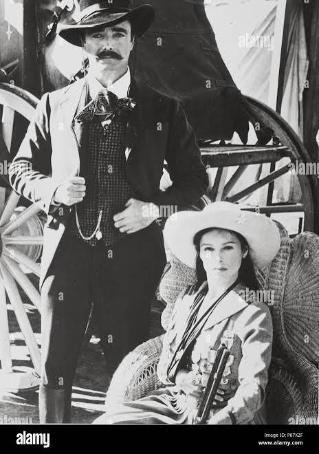 Original Film Title: BUFFALO BILL AND THE INDIANS, OR SITTING BULL'S  HISTORY LESSON. English Title: BUFFALO BILL AND THE INDIANS, OR SITTING  BULL'S HISTORY LESSON. Film Director: ROBERT ALTMAN. Year: 1976. Stars: