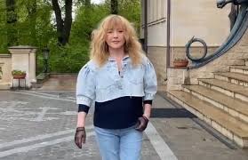 Наверно, твоя участь, чтоб вечно ты горела и не угасала. 71 Letnyaya Alla Pugacheva Shokirovala Poyavleniem V Obtyagivayushem Naryade Udf Novosti Belarusi