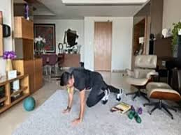 1.berjalan gunakan tangga di rumah anda untuk melakukan senaman. Kevin Zahri Ajak Orang Ramai Bersenam