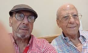 Con Roberto Manzur, el único personaje en Colombia que tuvo tres murales de  Alejandro Obregón. Todavía le queda uno en la Torre Manzur: el Agrario.  Además el edificio Caja Agraria, al que