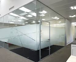 Glass Wall Systems And Sliding And Pivot Glass Doors Avanti Systems Usa Ofis Ic Dekorasyonu Tasarim Ofis Tasarimi