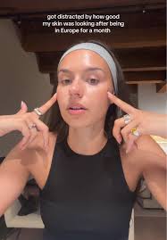 tbh surprised there wasn’t an insult in this video 😂 love you lil sissy  @Siena Chacón #sisterhood #sisters #bloopers #reality #littlesister  #bigsister