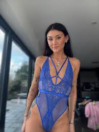 Jozy Blows - Free nude pics, galleries & more at Babepedia