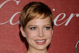 Are you having a small forehead and chin? Haircut For Small Face Best Hairstyles For A Small Forehead And Face The Skincare Edit
